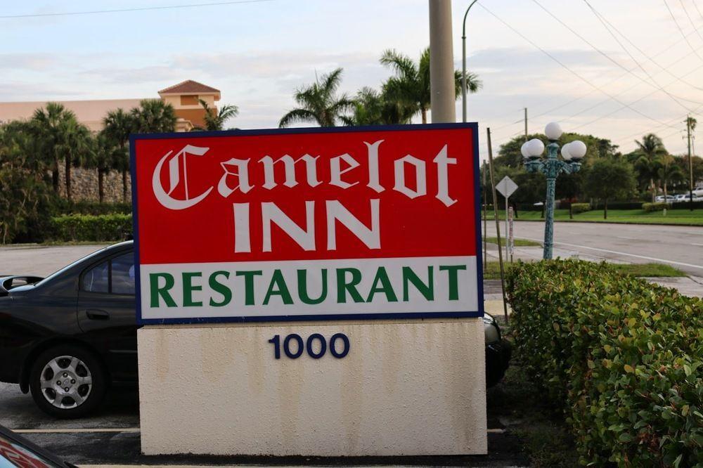 Camelot Waterfront Inn Palm Beach Exterior photo