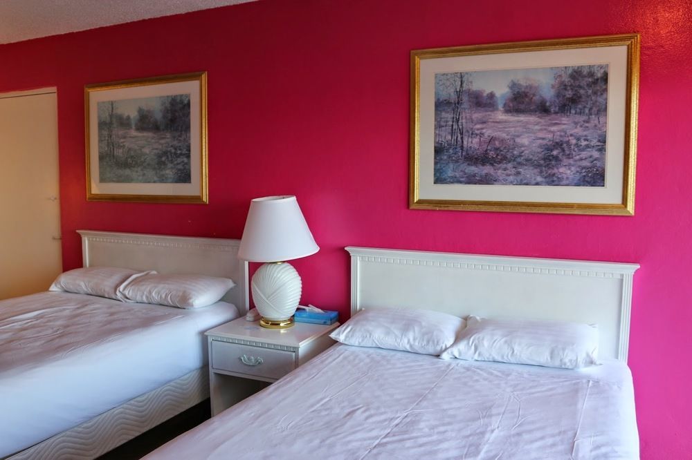 Camelot Waterfront Inn Palm Beach Exterior photo